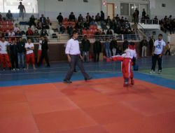 Kick Boks karşılaşmaları nefes kesti